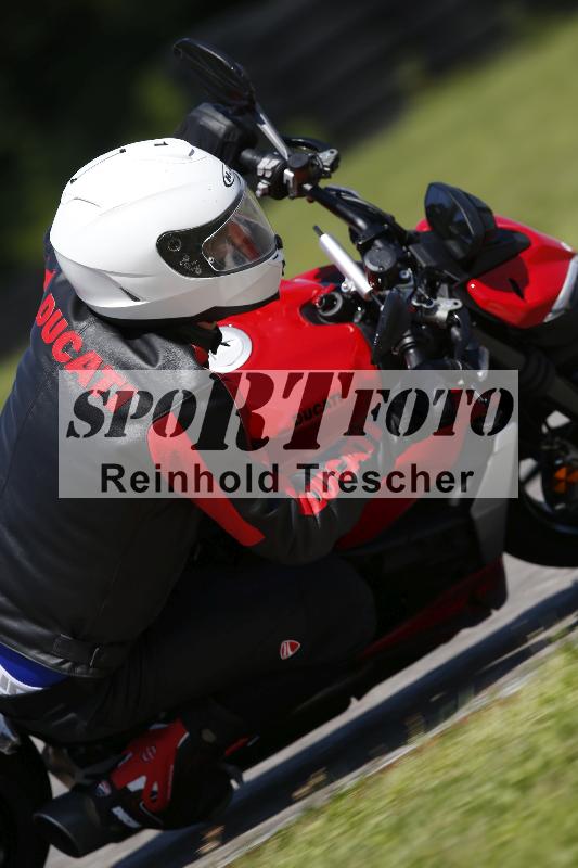 /Archiv-2024/29 12.06.2024 MOTO.CH Track Day ADR/Gruppe gelb/backside